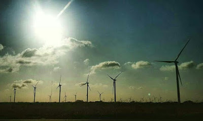Amanecer en Campo Eólico de Penonomé, Coclé, Panamá