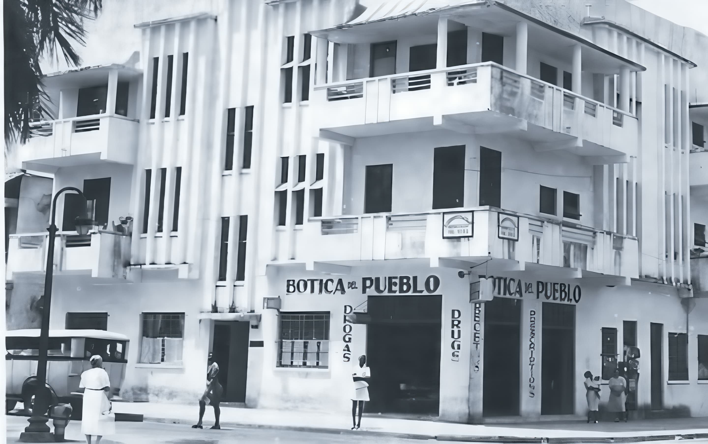 La Botica del Pueblo: Historia y Vida Tras el Gran Incendio de Colón